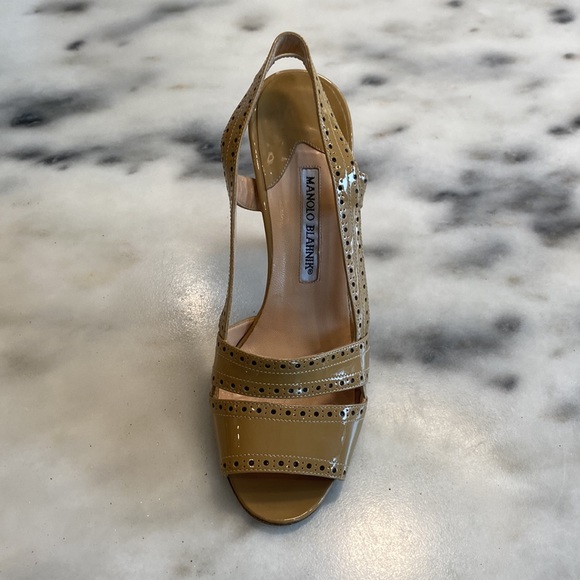 Manolo Blahnik patent leather heels - Picture 4 of 14